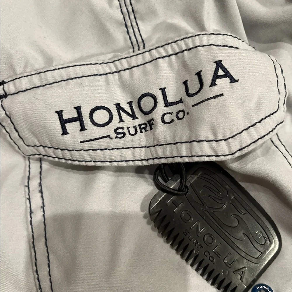Men’s Honolua Serf Co. board shorts. - Picture 2 of 3